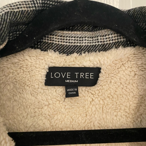 Shacket - Picture 3 of 3